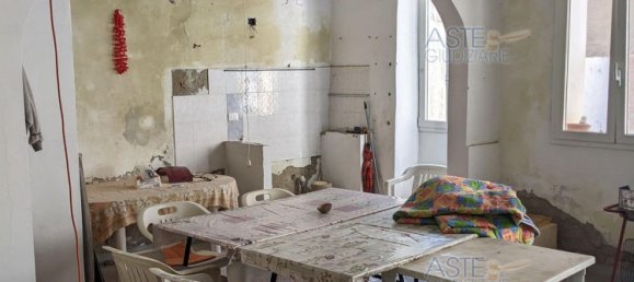 Коммерческая недвижимость 59м² в Ливорно, Италия № 118467 2