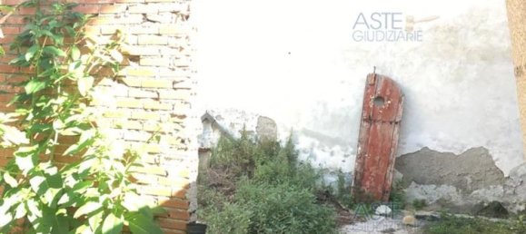 Коммерческая недвижимость 59м² в Ливорно, Италия № 118467 11