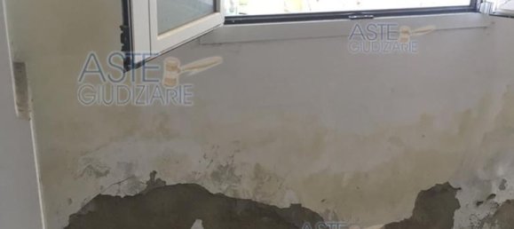 Коммерческая недвижимость 59м² в Ливорно, Италия № 118467 10