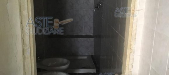 Коммерческая недвижимость 59м² в Ливорно, Италия № 118467 7