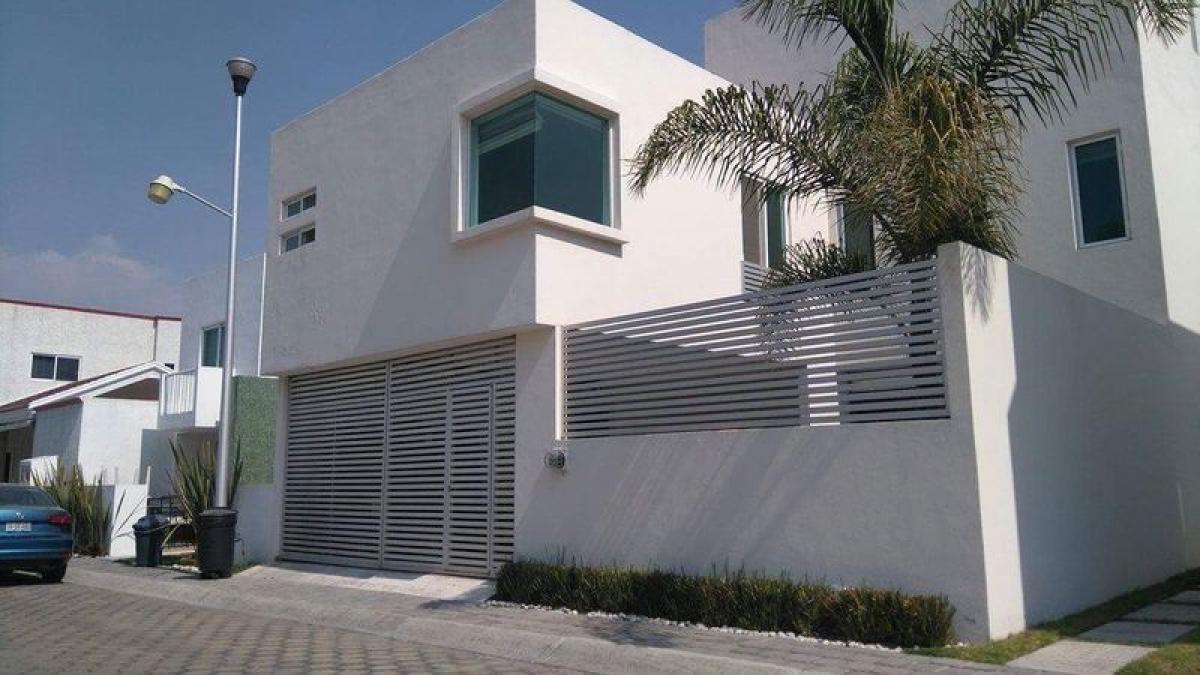 3 bedrooms House in Puebla, Mexico No. 166545