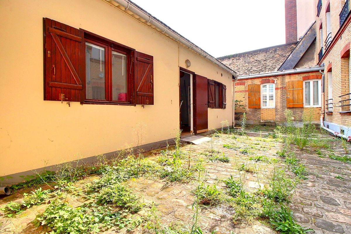 1 Schlafzimmer Gewerbliche Immobilie in Clichy, France, Nr. 179520