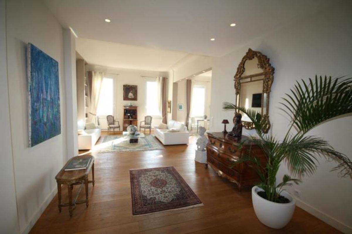 3 bedrooms Apartment in Cannes, France No. 2889