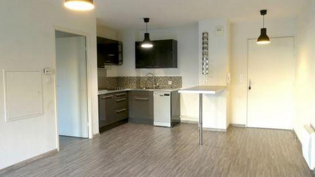 Studio in the Condo in Marseille, France No. 14752