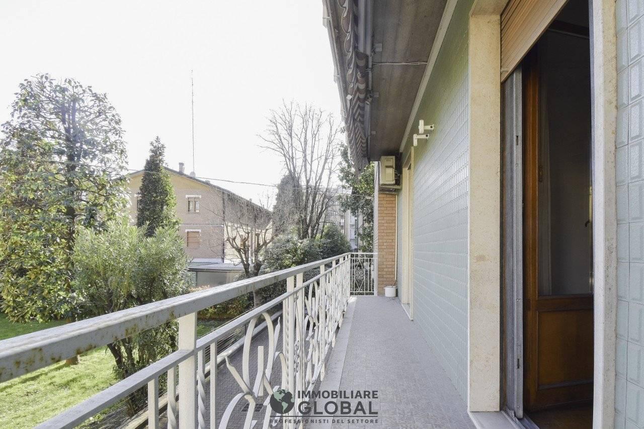 3غرفة شقة في Modena, Italy رقم 35696