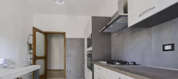 3غرفة شقة في Modena, Italy رقم 35696 4