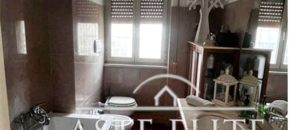 5 bedrooms Apartment in Rome, Italy No. 341119 5