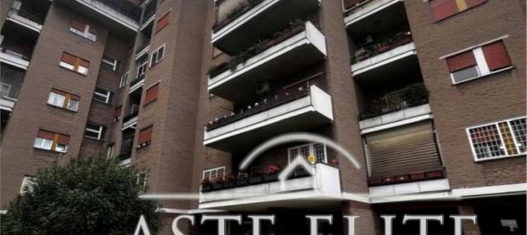 5 bedrooms Apartment in Rome, Italy No. 341119 2