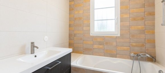 3 bedrooms House in Mont-de-Marsan, France No. 347549 8