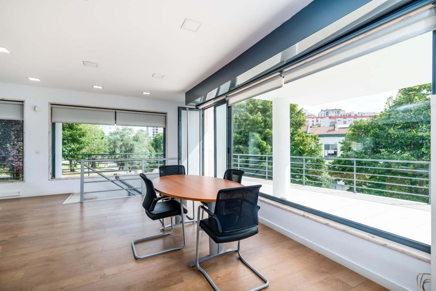 Gewerbliche Immobilie in Amadora, Portugal 162m², Nr. 58841