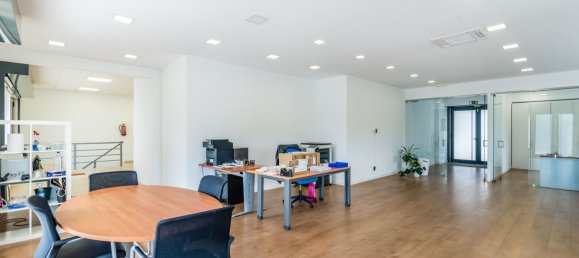 Gewerbliche Immobilie in Amadora, Portugal 162m², Nr. 58841 3