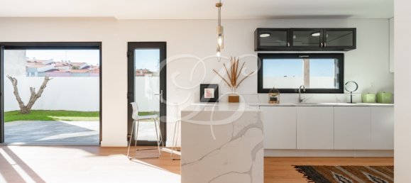 3 bedrooms Villa in Cascais, Portugal No. 94908 7