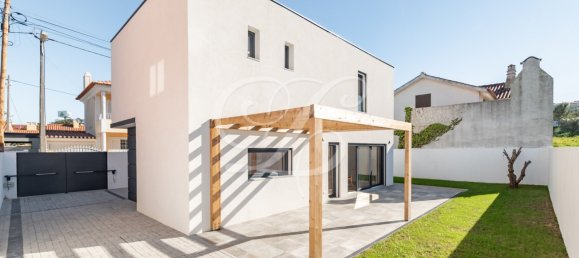 3 bedrooms Villa in Cascais, Portugal No. 94908 14