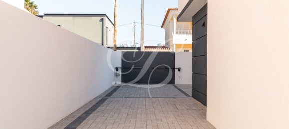 3 bedrooms Villa in Cascais, Portugal No. 94908 30