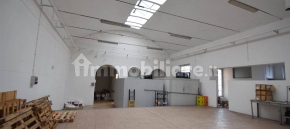5 rooms Commercial property in Piacenza, Italy No. 210630 9