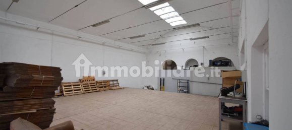 5 rooms Commercial property in Piacenza, Italy No. 210630 8