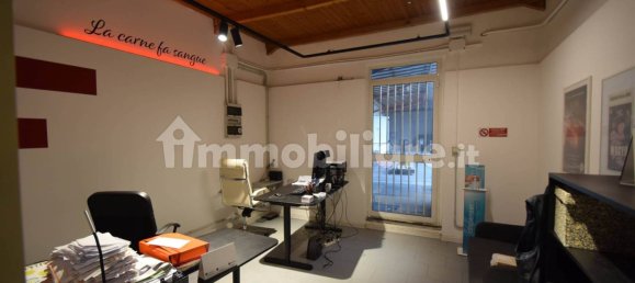 5 rooms Commercial property in Piacenza, Italy No. 210630 11