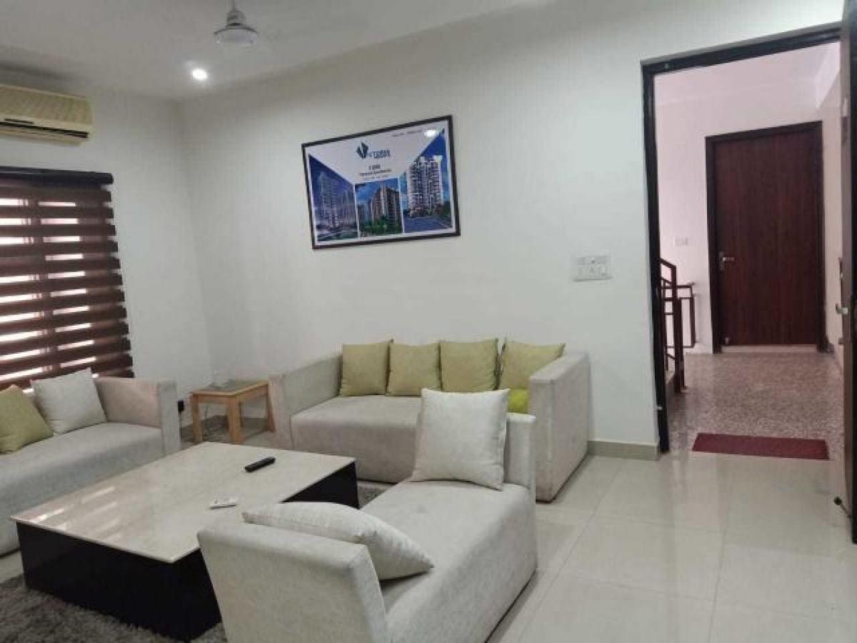 3 bedrooms House in Chandigarh, India No. 19313