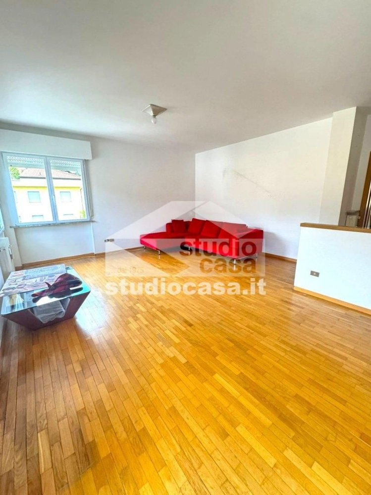 5 bedrooms Apartment in Rovereto, Italy No. 394755