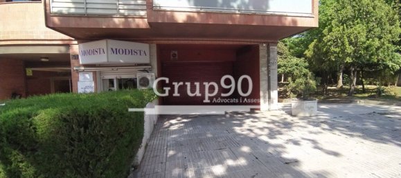 339m² Commercial property in Lleida, Spain No. 106934 3