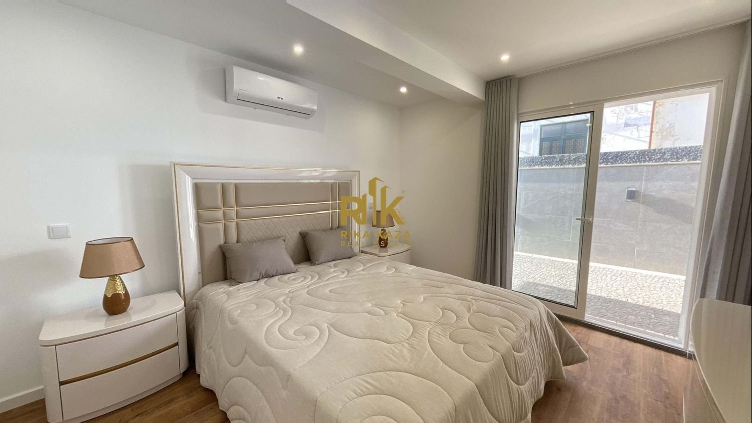 Дом с 3 спальнями в Фуншал, Португалия № 145015