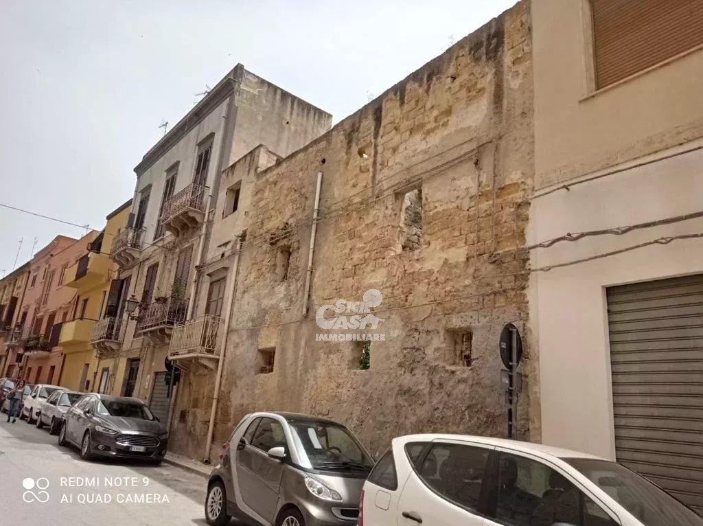 10 rooms House in Marsala, Italy No. 154948