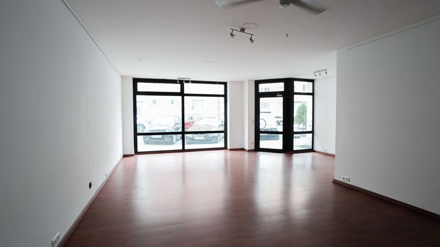 Коммерческая недвижимость 46м² в Мюнхен, Германия № 346121