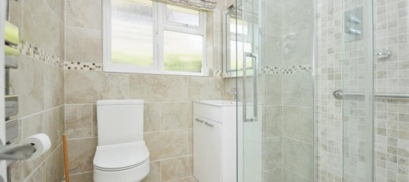 4 bedrooms House in South Croydon, United Kingdom No. 10449 15