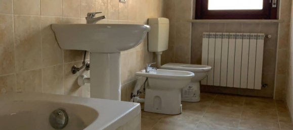 Apartamento de 2 dormitorios en Moncalieri, Italy No. 44324 8