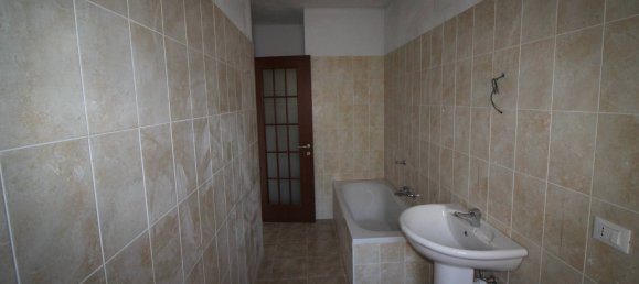 Apartamento de 2 dormitorios en Moncalieri, Italy No. 44324 12