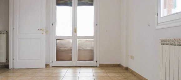 3 rooms Apartment in Empoli, Italy No. 144490 16