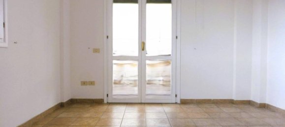 3 rooms Apartment in Empoli, Italy No. 144490 9