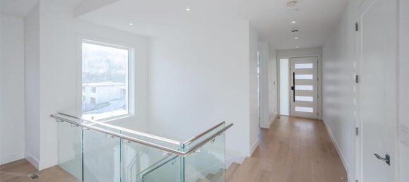 5 bedrooms House in British Columbia, Canada No. 1226 5