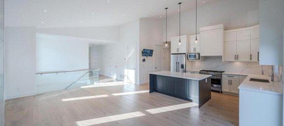 5 bedrooms House in British Columbia, Canada No. 1226 7