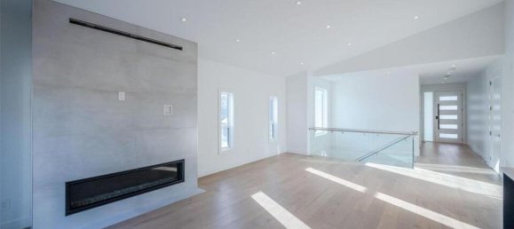 5 bedrooms House in British Columbia, Canada No. 1226 11