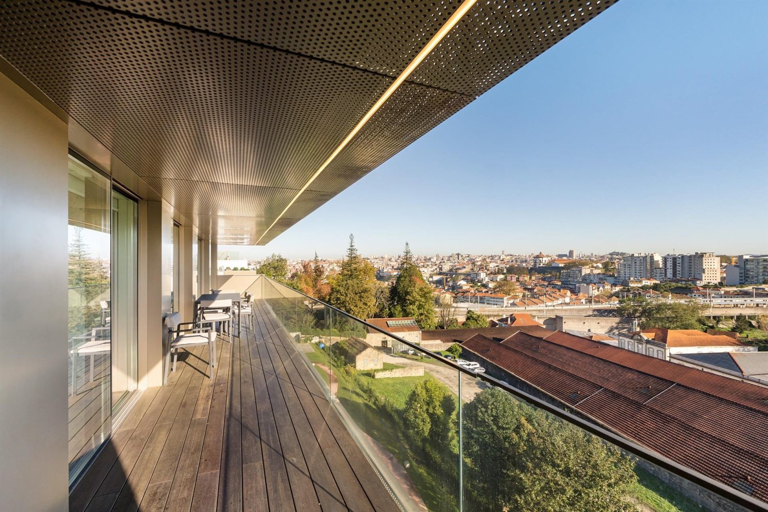 Квартира с 3 спальнями в Вила Нова ди Гая, Португалия № 121423