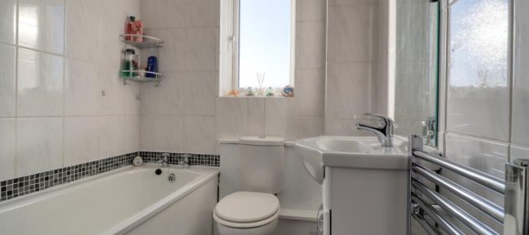 Casa T2 em Swindon, United Kingdom N.º 13706 13