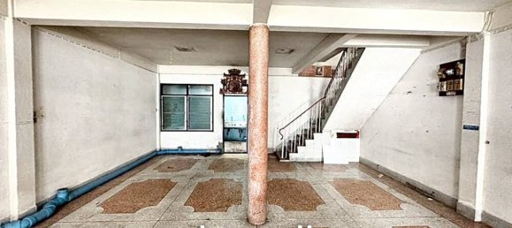 3 bedrooms Bungalow in Bangkok, Thailand No. 24218 3