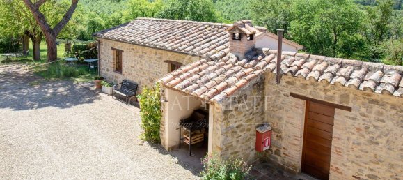 32 rooms Castles in Passignano sul Trasimeno, Italy No. 233387 49