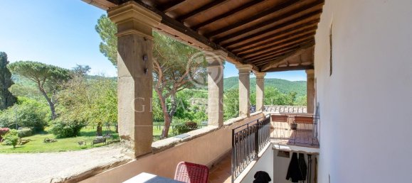 32 rooms Castles in Passignano sul Trasimeno, Italy No. 233387 45