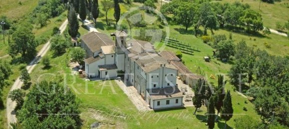32 rooms Castles in Passignano sul Trasimeno, Italy No. 233387 7