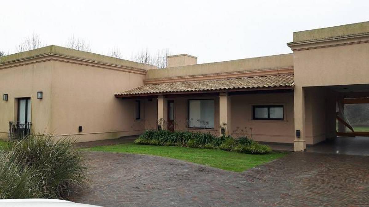 3 bedrooms House in General Rodriguez, Argentina No. 8359