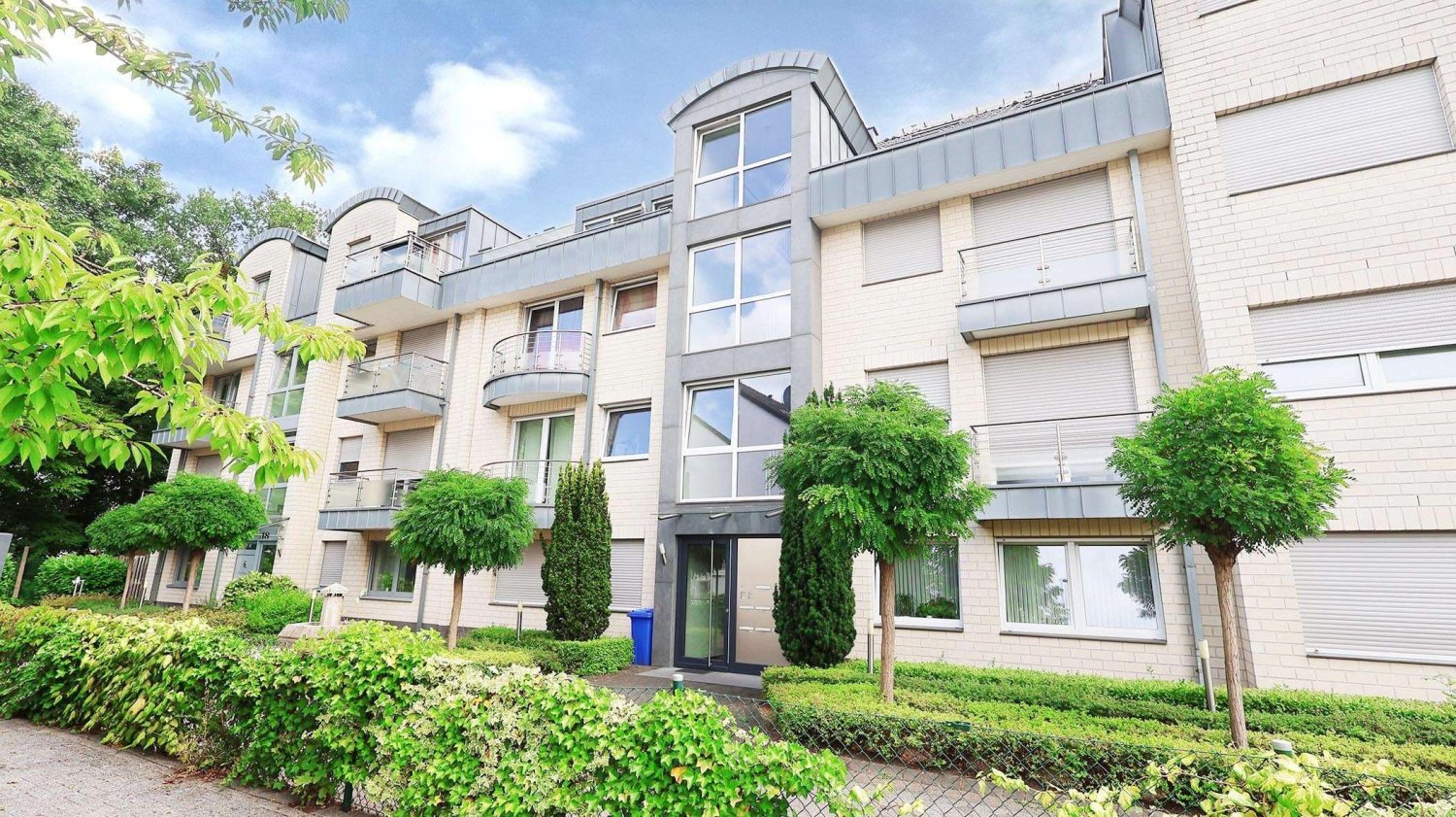 Apartamento de 3 dormitorios en Monchengladbach, Germany No. 223313