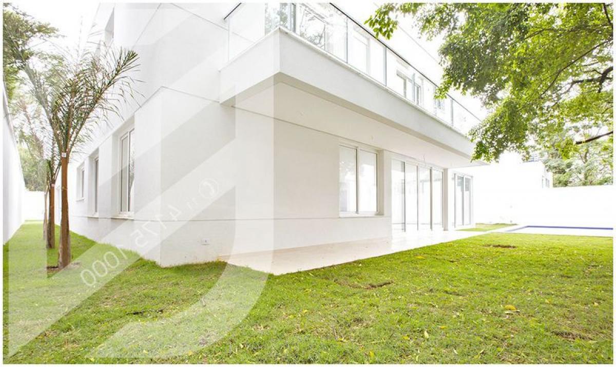 Casa de 4 dormitorios en Sao Paulo, Brazil No. 477979