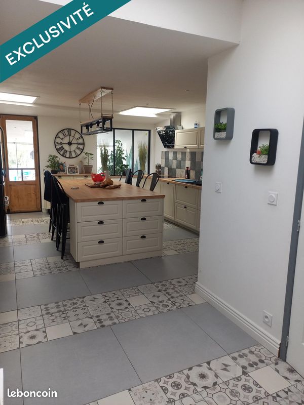 Casa de 3 dormitorios en Lezennes, France No. 276821