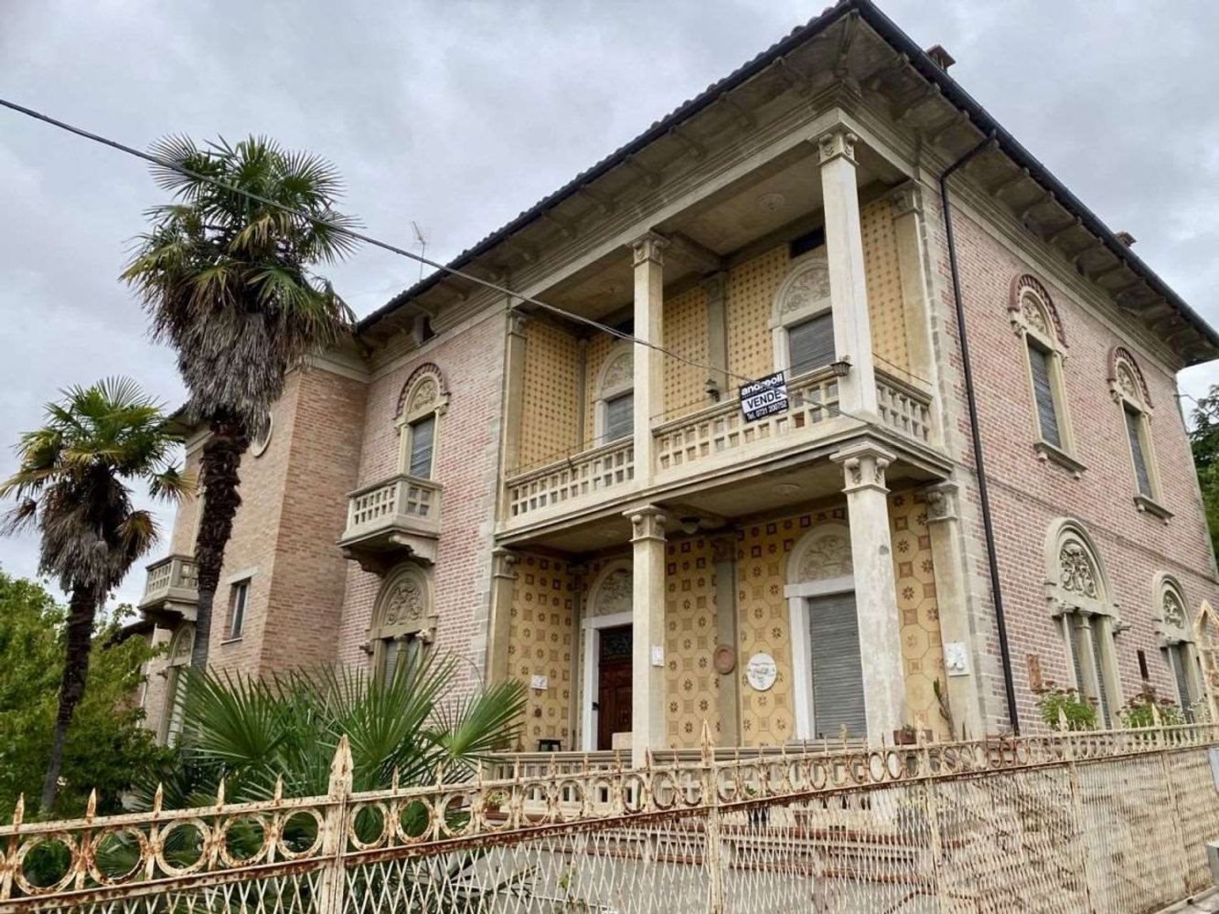 Apartamento de 6 habitaciónes en Jesi, Italy No. 262418