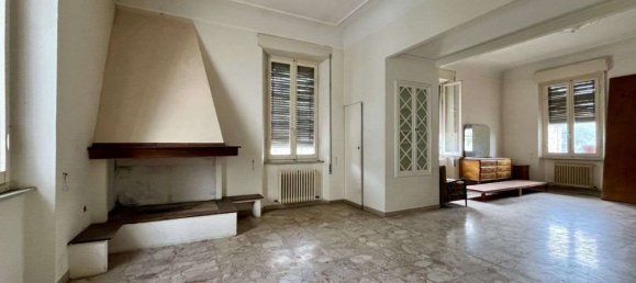 Apartamento de 6 habitaciónes en Jesi, Italy No. 262418 2