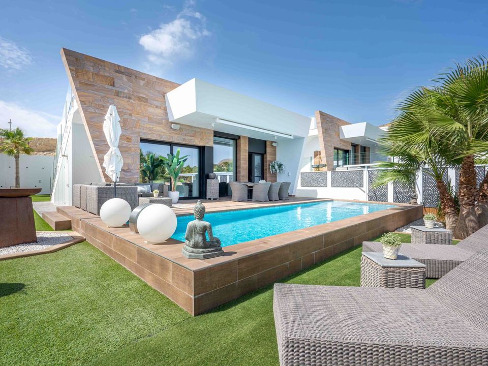 2 bedrooms House in Alicante, Spain No. 283356