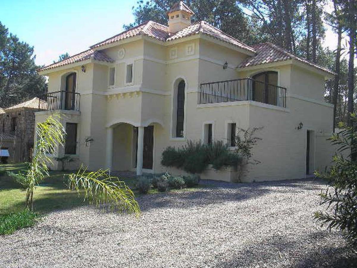 2 bedrooms House in Maldonado, Uruguay No. 10837