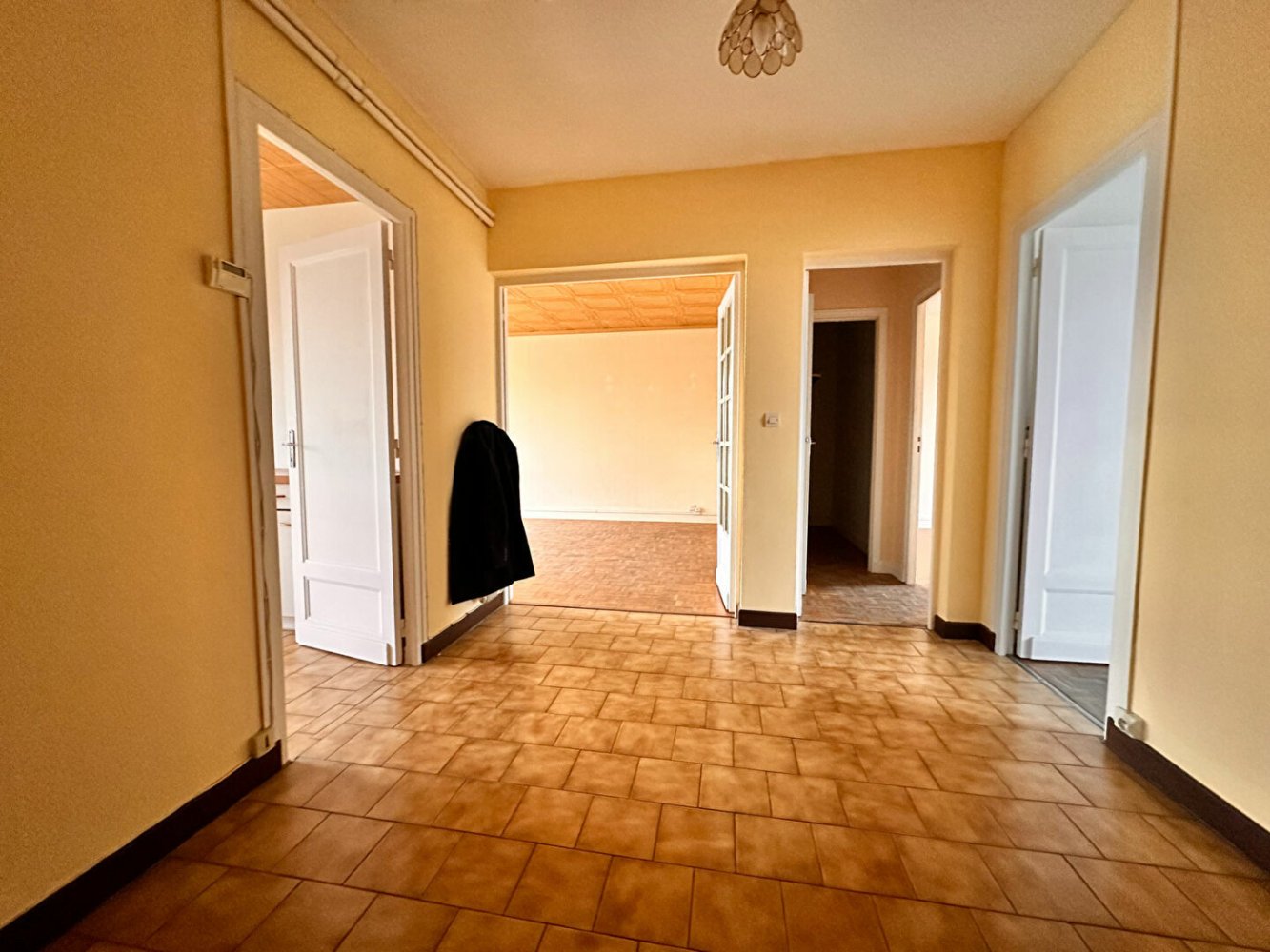 2 chambres Appartement à Bourges, France No. 104964